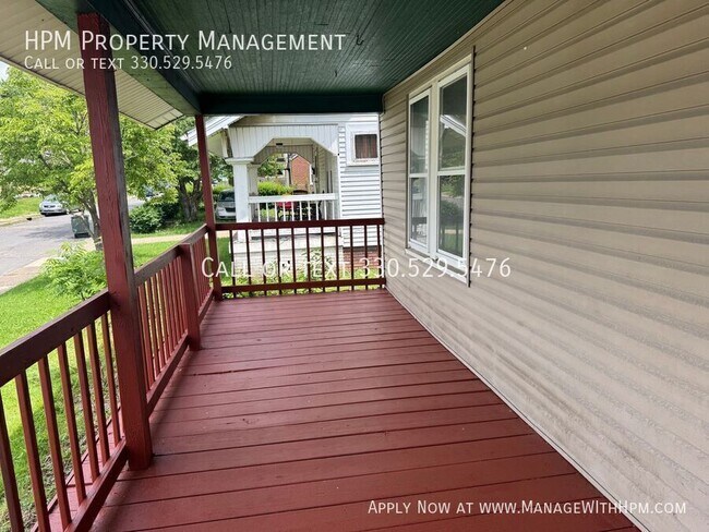 Foto del edificio - 2912 9th St NW