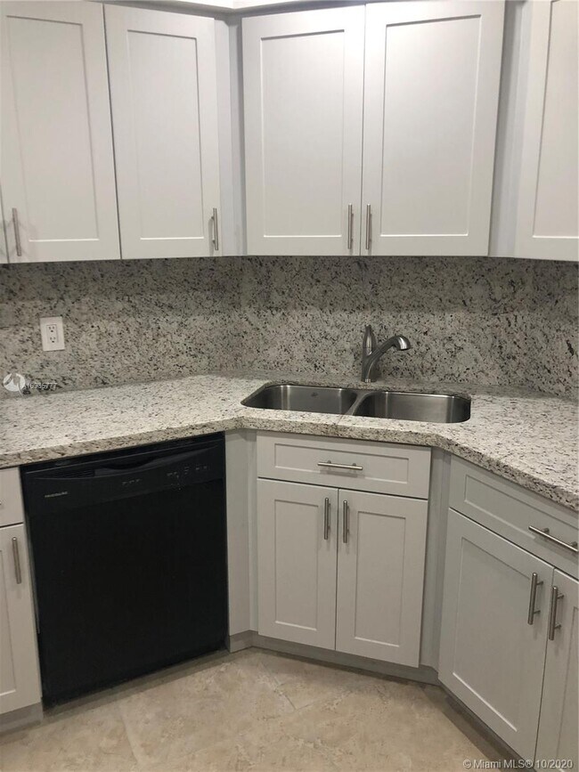 Foto del edificio - 6300 S Falls Cir Dr