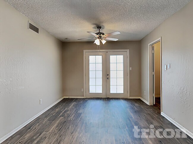 Building Photo - 7805 W Cora Ln