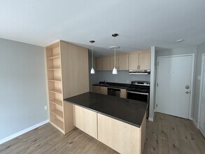 Building Photo - 5222-5222 Green St