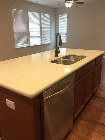 Foto del edificio - 803 Callaway Dr