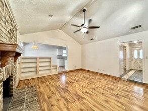 Building Photo - 1800 Fox Trail