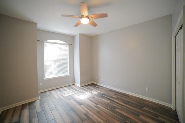 Foto del edificio - 5434 Hampton Hill Cir