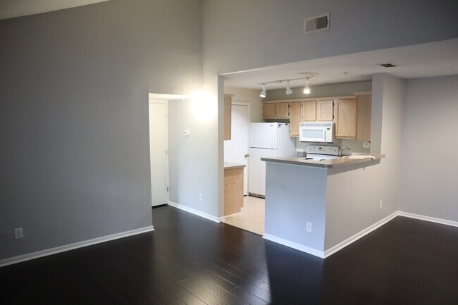 Foto del edificio - 7701 Timberlin Park Blvd