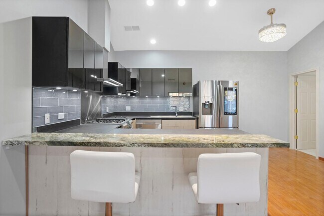 Foto del edificio - 1044 Swift Rd