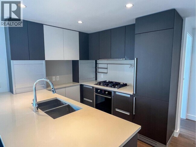 Photo du bâtiment - 288 W 1st Ave