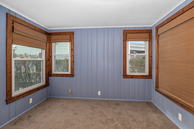 Bedroom - 642 Pleasant St SE