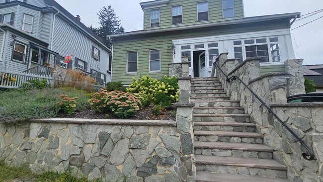 Foto del edificio - 133 Western Ave