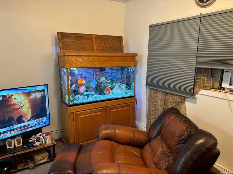 Building Photo - 174 Mills Pond Rd