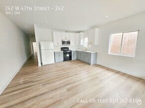 Building Photo - 242 W 47th St