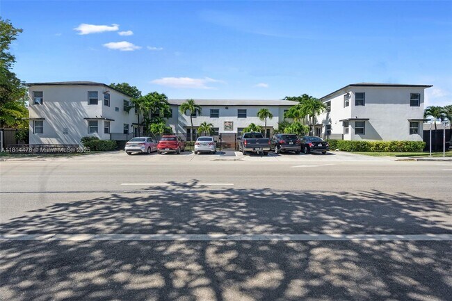 Foto del edificio - 577 NE 82nd St