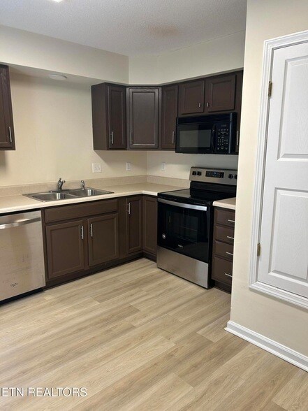 Foto del edificio - 4709 Scepter Way