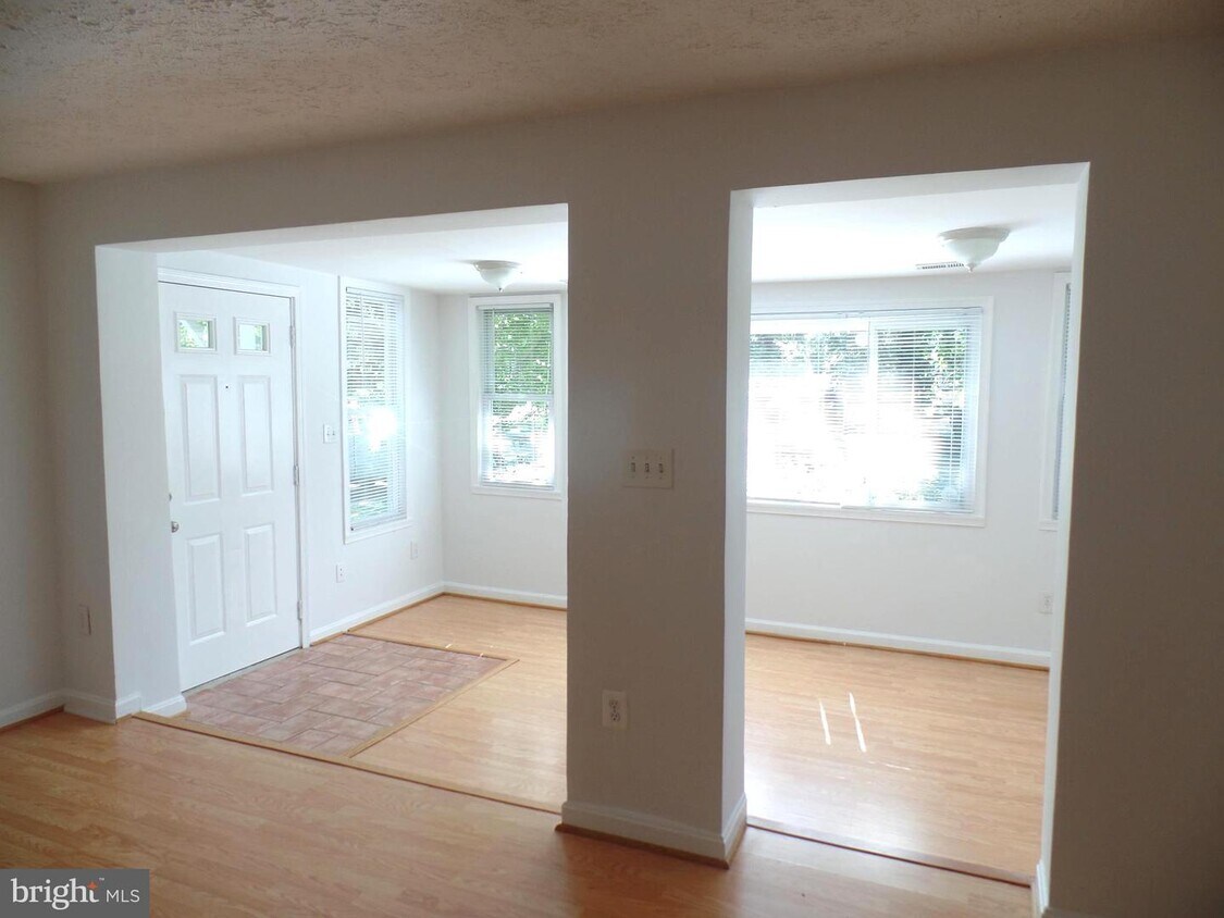 Primary Photo - 537 Orchard St NW