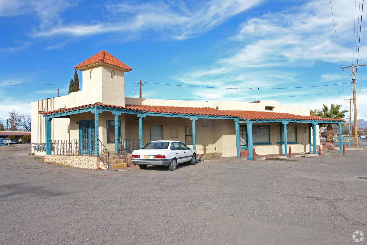 Primary Photo - Manzano Grande Apartments