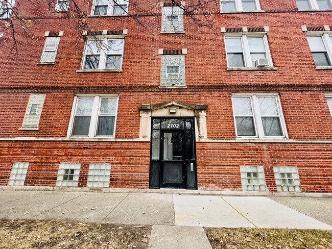 Foto del edificio - 2102 W 37th St