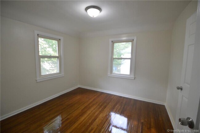Building Photo - 377 Pearl Harbor St