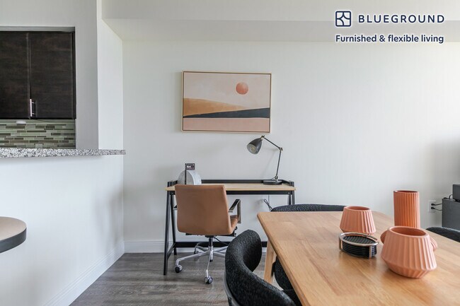 Foto del edificio - 987 SW 37th Ave