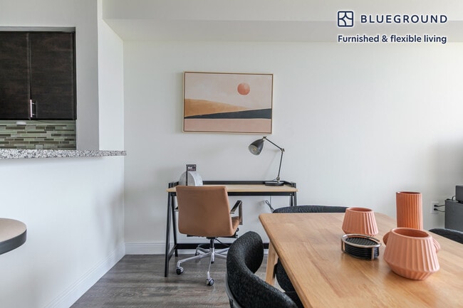 Building Photo - 987 SW 37th Ave