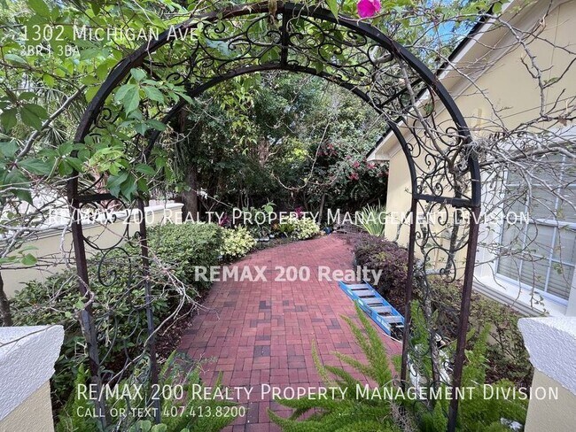 Building Photo - New Orleans Glitz in Winter Park
