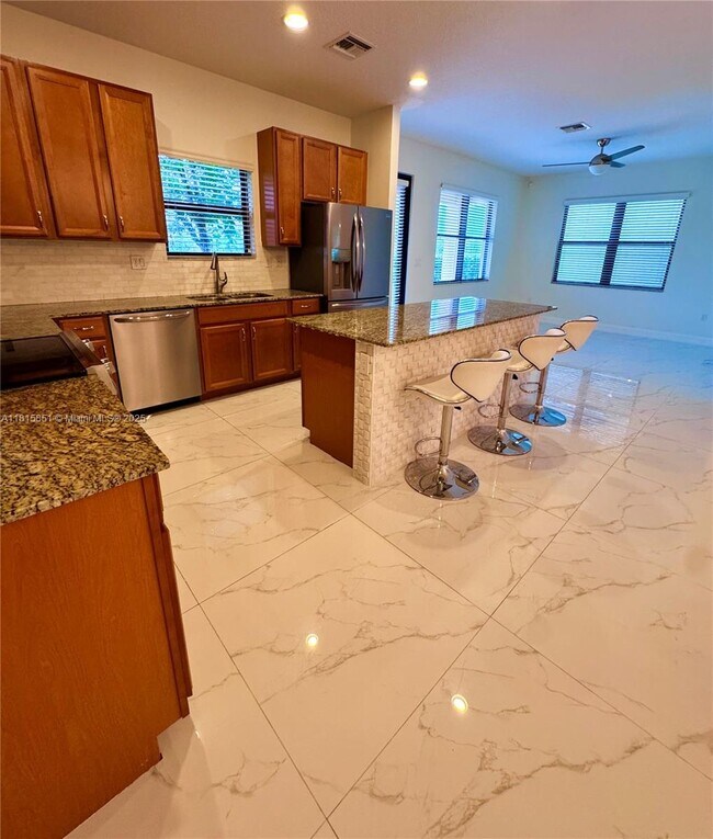 Foto del edificio - 636 NE 193rd St
