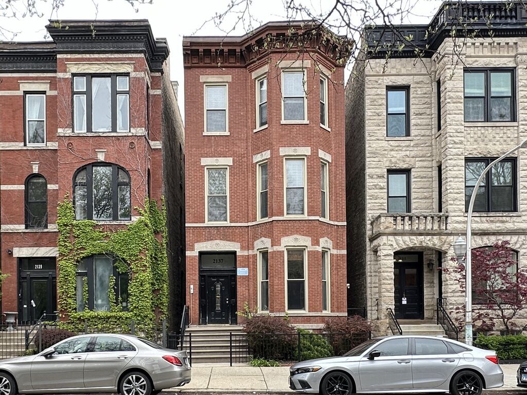 Primary Photo - 2137 N Sheffield Ave