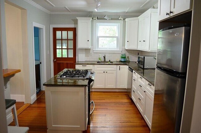 Foto del edificio - 57 Middleton Ave