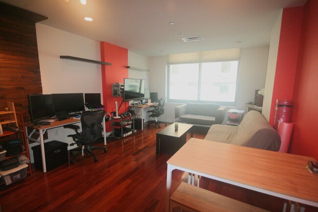Foto del edificio - 201 Marin Blvd