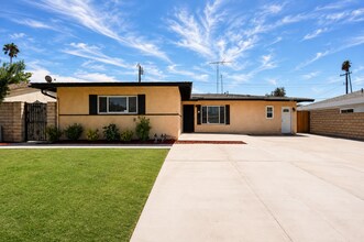 Building Photo - 8840 San Vicente Ave