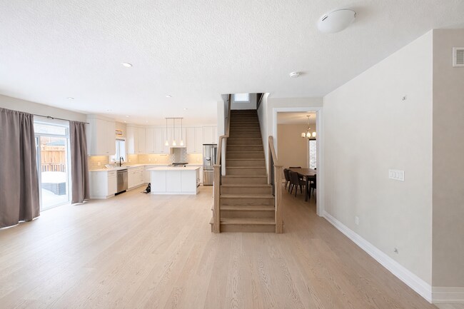 Photo du bâtiment - 325 Sedgewood St