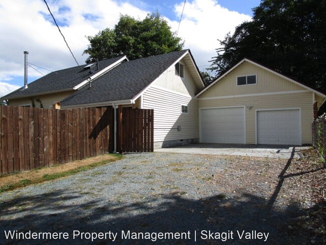 Building Photo - 4 br, 2 bath House - 701 Marshall Street