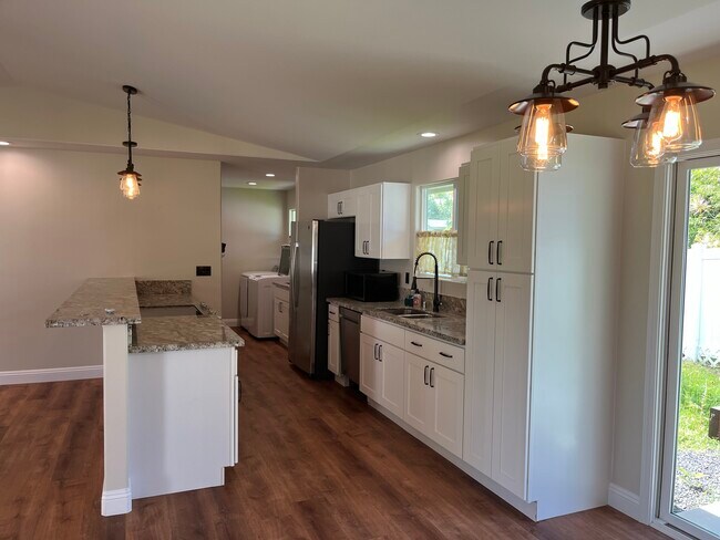 Foto del edificio - 16-2063-2063 Pearl Dr