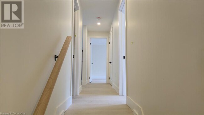Building Photo - 404 Forest Hill Dr