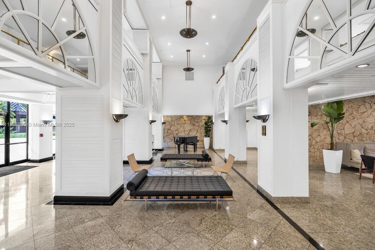 Foto principal - 780 NE 69th St