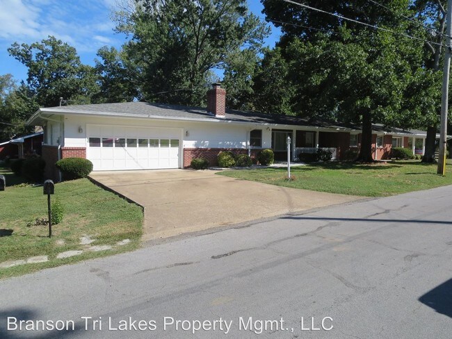 Building Photo - 2 br, 1.5 bath House - 908 S. Sunshine St.
