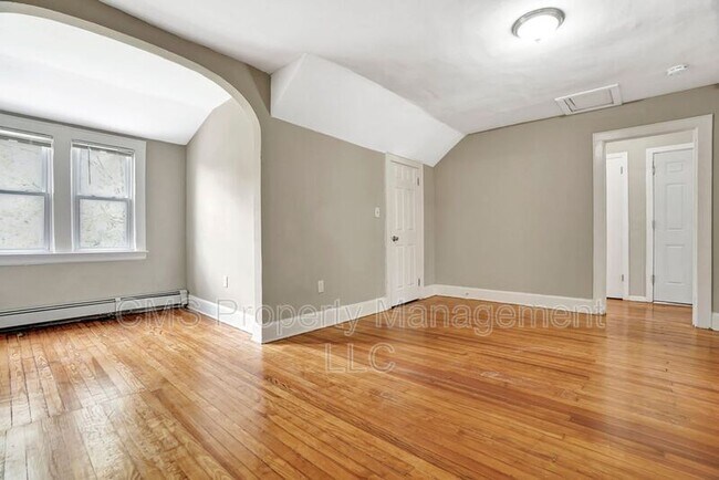 Foto del edificio - 79-81-81 Finlay Pl
