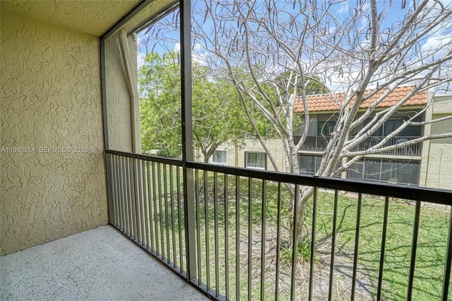 Foto del edificio - 434 Lakeview Dr