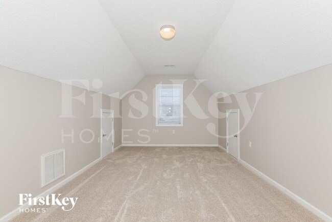 Building Photo - 520 Riverglen Dr NW