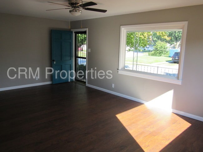 Foto del edificio - 1417 W Broadway St