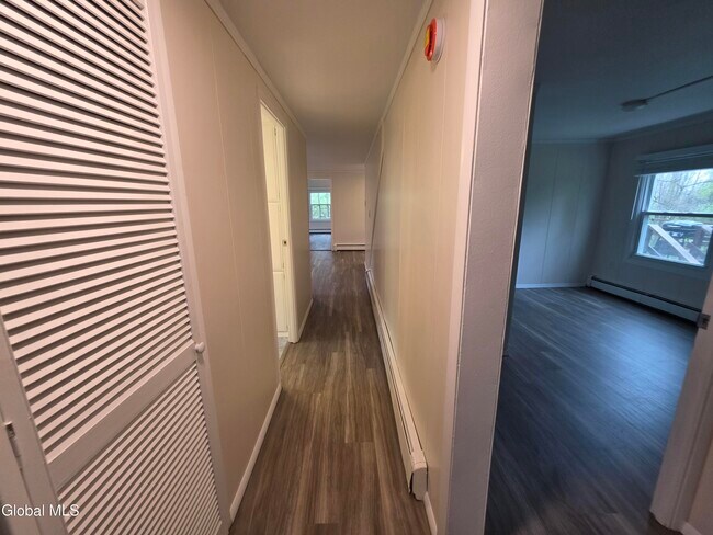Foto del edificio - 112 Carriage House Ln