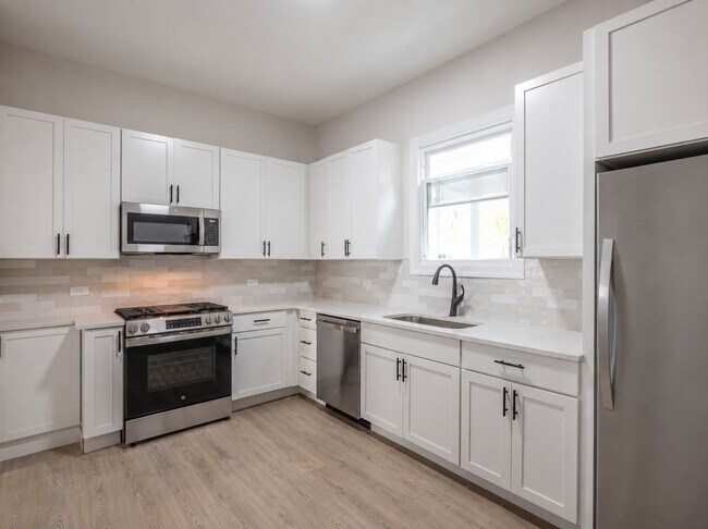 Building Photo - 7047 S Princeton Ave