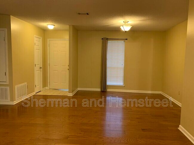 Foto del edificio - 686 Belmont Ct