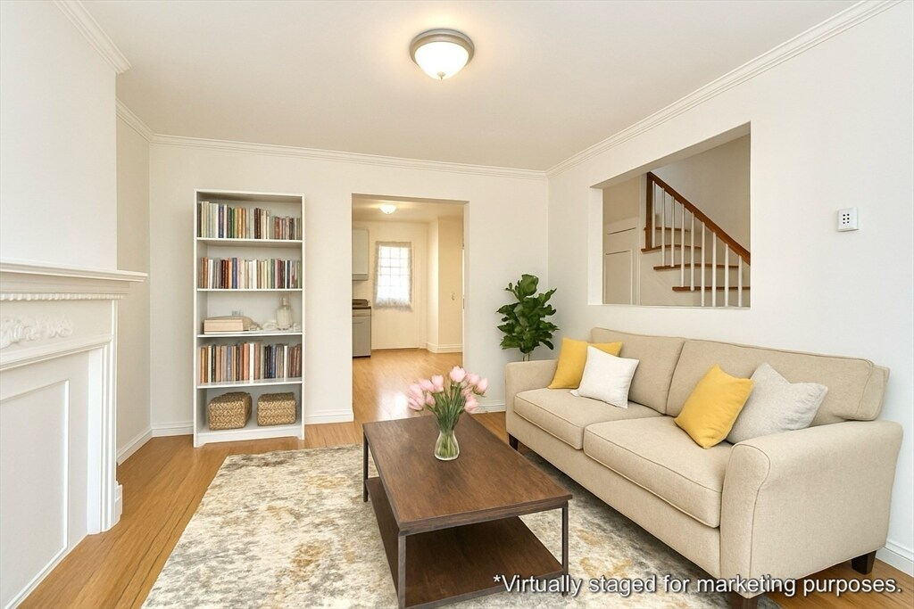 Foto principal - 244 Everett St