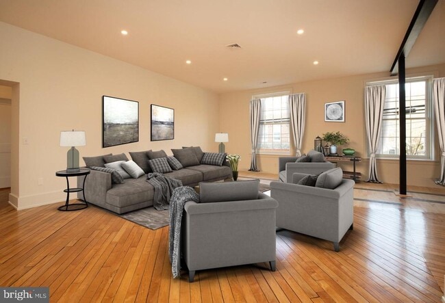 Building Photo - 71 S Main St