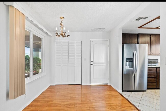 Foto del edificio - 9517 Helio Dr