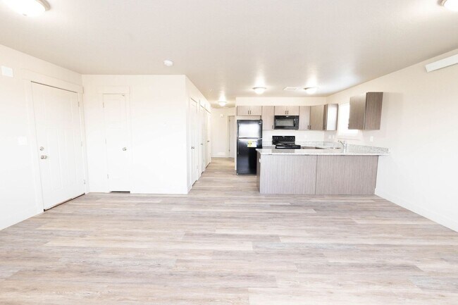Foto del edificio - 6327 N Freedom Rd