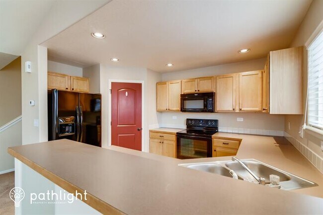 Building Photo - 261 W Cottonwood St