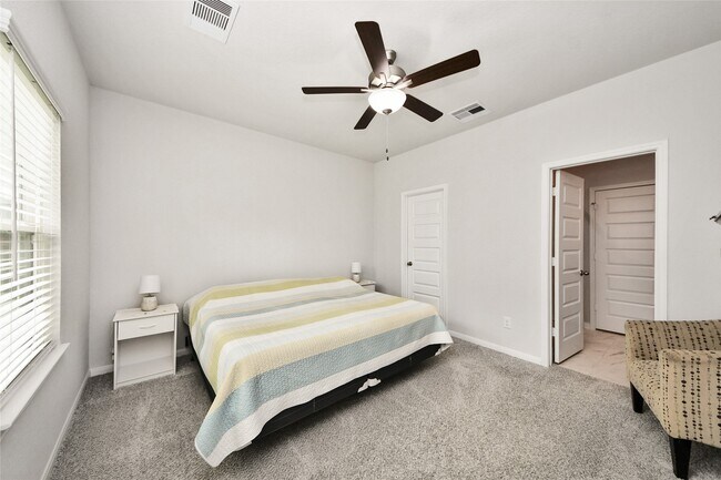 Foto del edificio - 8449 Sweet Cherry Ln