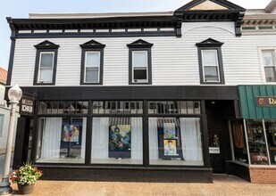 Building Photo - 223 E Main St