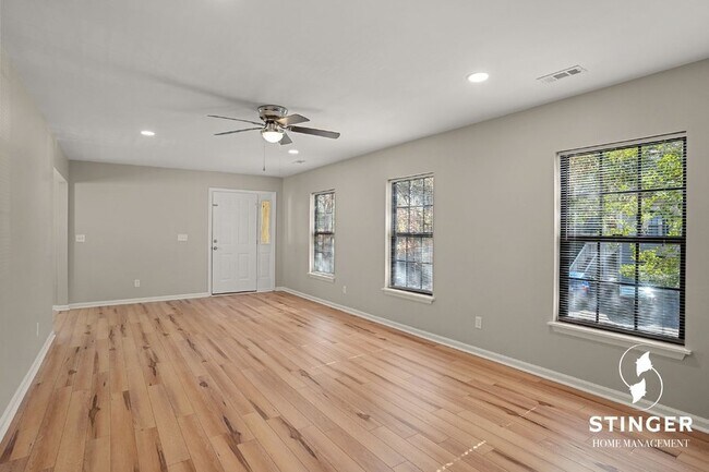 Foto del edificio - 3 Bedroom / 2 Bath For Rent In Mossy Oaks