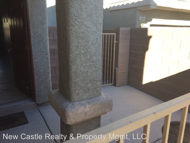 Foto del edificio - 9408 Santana Siesta Ave